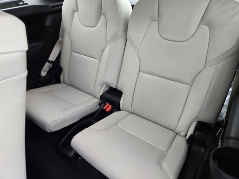New 2026 Volvo XC90 B6 Ultra image 32