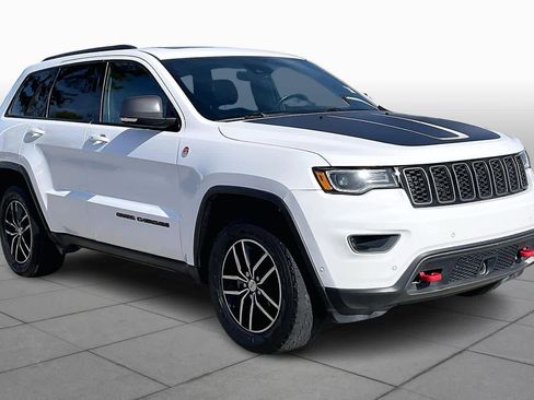 Used 2017 Jeep Grand Cherokee Trailhawk w/ Trailhawk Luxury Group image 3