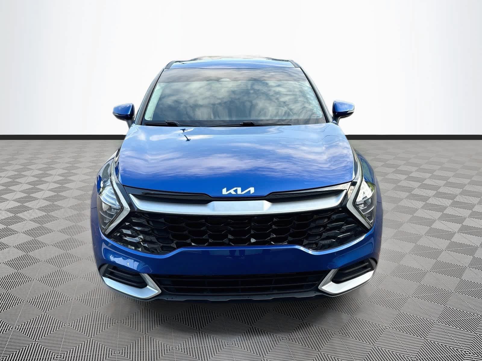 Used 2023 Kia Sportage EX FWD image 2