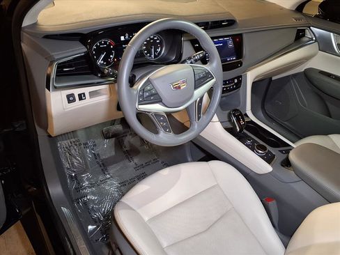 Certified 2025 Cadillac XT5 Premium Luxury image 3