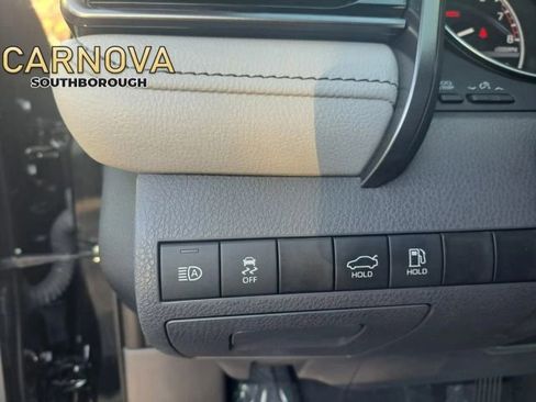 Used 2021 Toyota Camry XLE image 22