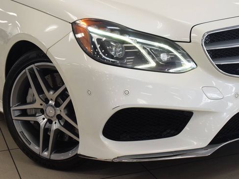 Used 2014 Mercedes-Benz E 550 4MATIC Sedan image 8
