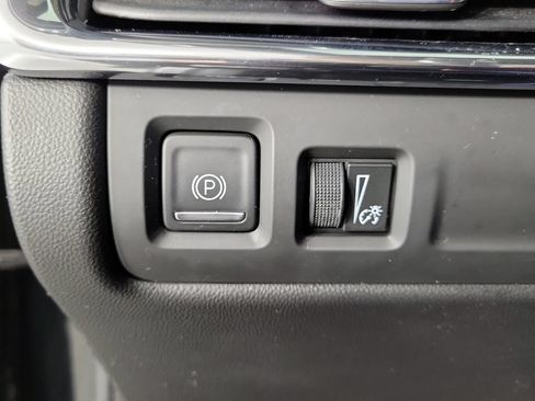 Used 2021 Cadillac XT4 Sport w/ Cold Weather Package FWD image 32