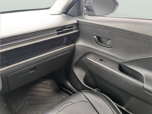 Used 2025 Hyundai Kona SEL FWD image 15