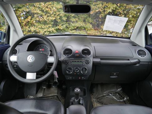 Used 2006 Volkswagen Beetle Convertible w/ Package 1 image 9