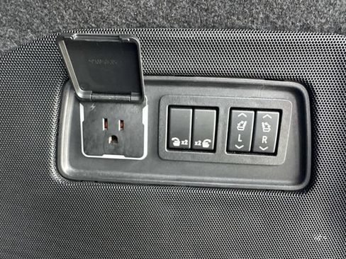 Used 2021 Cadillac Escalade Sport w/ Driver Assist Tech Package RWD image 13