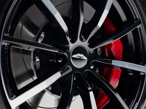 Used 2023 Aston Martin V8 Vantage Coupe RWD image 21