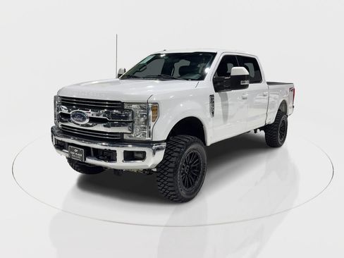 Used 2018 Ford F250 Lariat w/ Lariat Value Package image 5