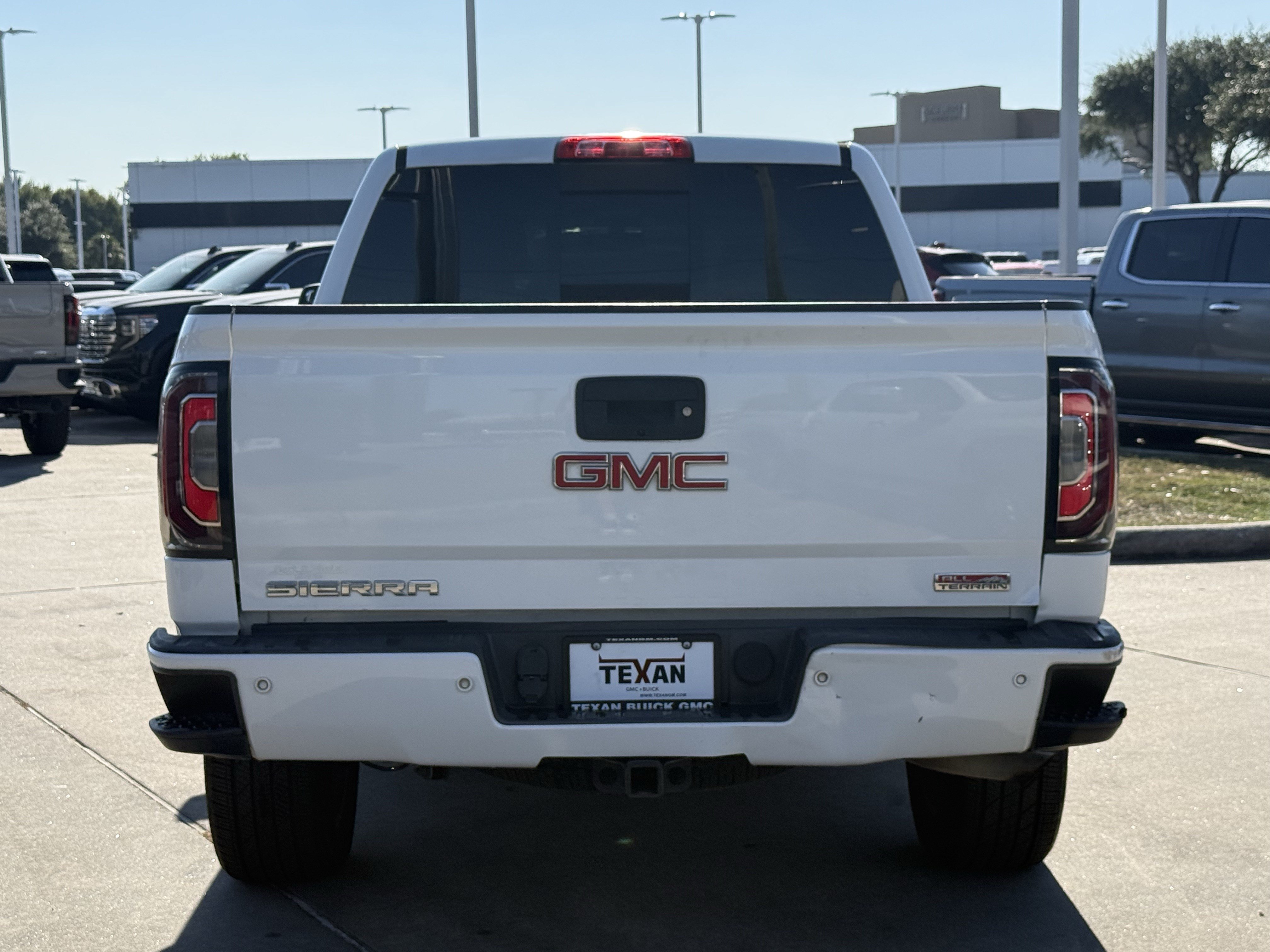 Used 2016 GMC Sierra 1500 SLT w/ All-Terrain Package AWD/4WD image 6