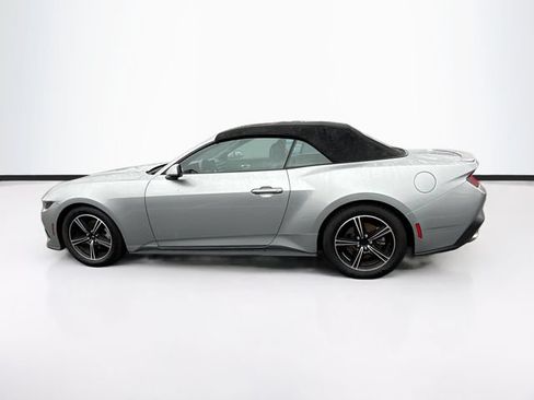 Used 2025 Ford Mustang Premium RWD image 5