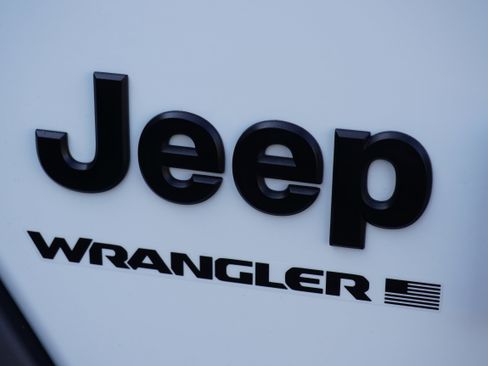 Used 2023 Jeep Wrangler Sport image 8