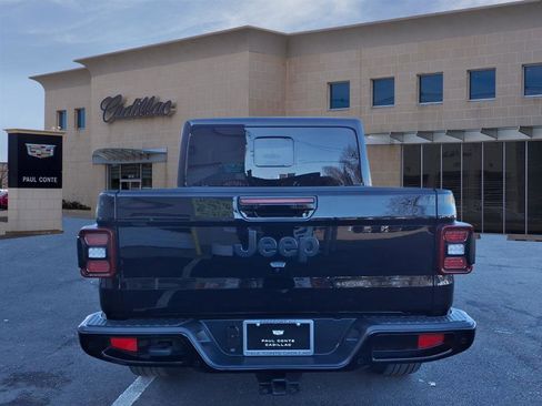 Used 2023 Jeep Gladiator Overland image 6
