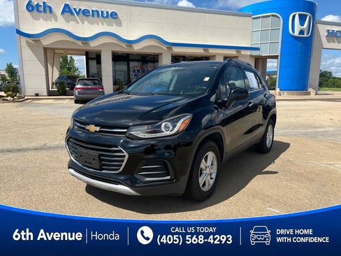 Used 2019 Chevrolet Trax LT w/ LT Convenience Package AWD/4WD image 1