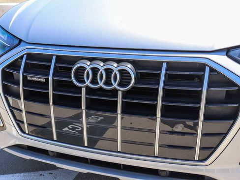 Used 2023 Audi Q5 2.0T Premium w/ Convenience Package AWD/4WD image 8