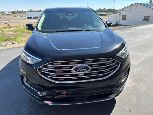 Used 2019 Ford Edge Titanium w/ Equipment Group 301A FWD image 2