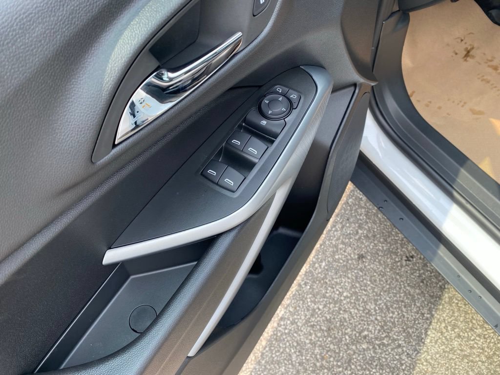 New 2026 Chevrolet Trax LS w/ LS Convenience Package FWD image 10