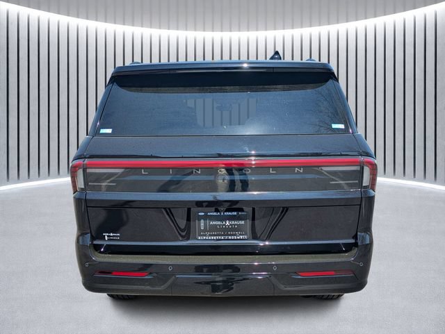New 2026 Lincoln Navigator Reserve w/ Jet Appearance Package AWD/4WD image 4