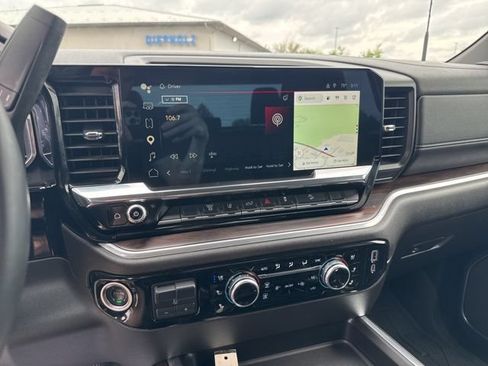 Used 2025 GMC Sierra 2500 SLT AWD/4WD image 19
