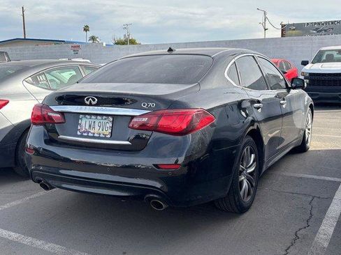Used 2017 INFINITI Q70 3.7 image 3