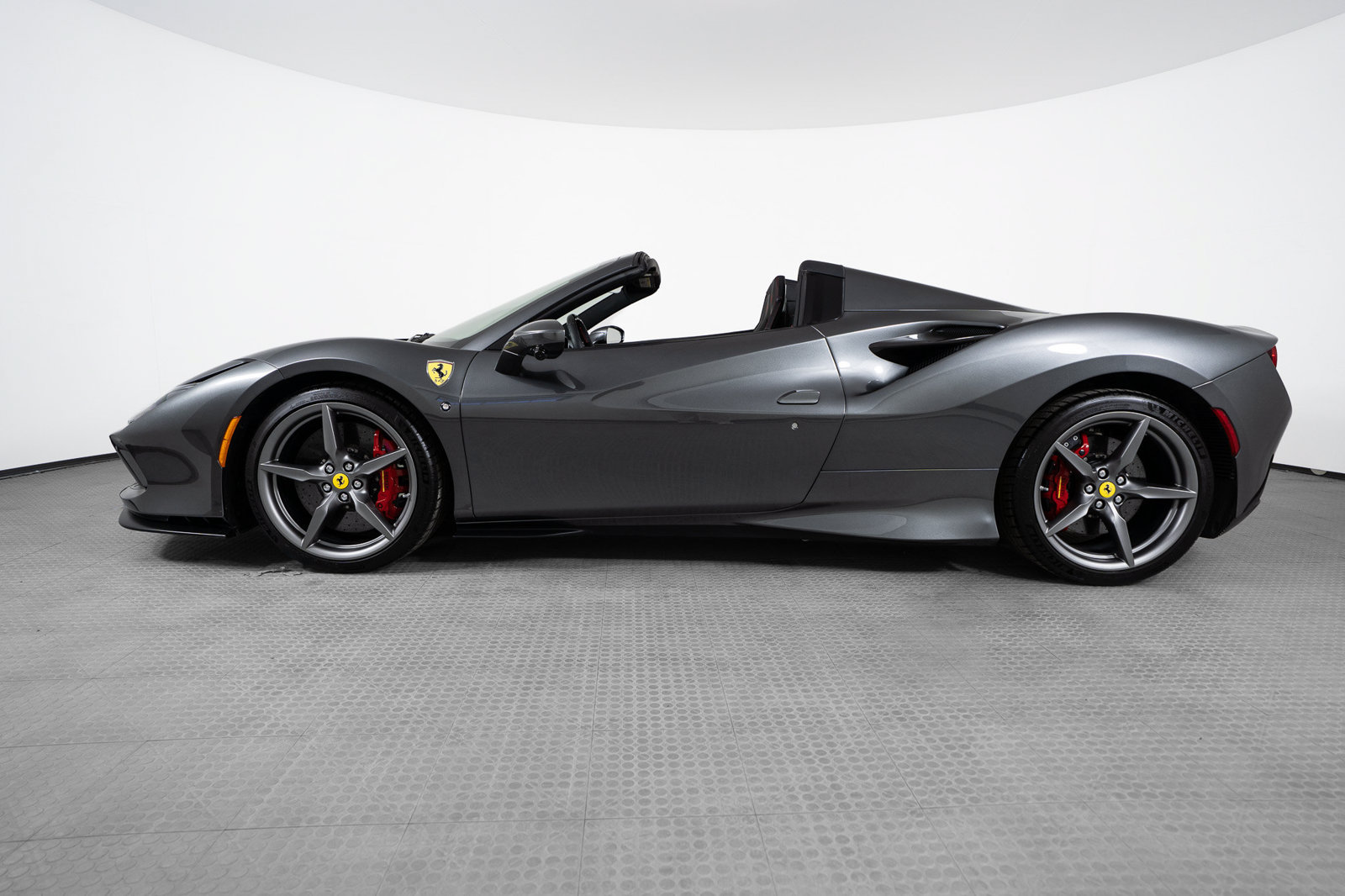 Certified 2021 Ferrari F8 Tributo RWD image 2