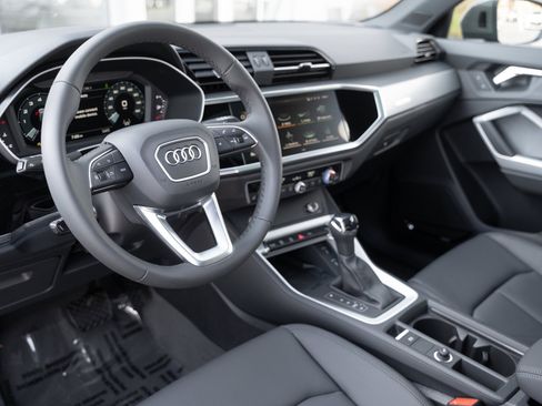 New 2025 Audi Q3 2.0T Premium image 10