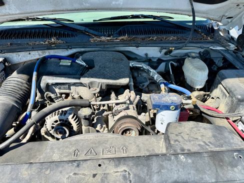 Used 2004 Chevrolet Silverado 3500 4x4 Crew Cab w/ Heavy-Duty Power Package image 19