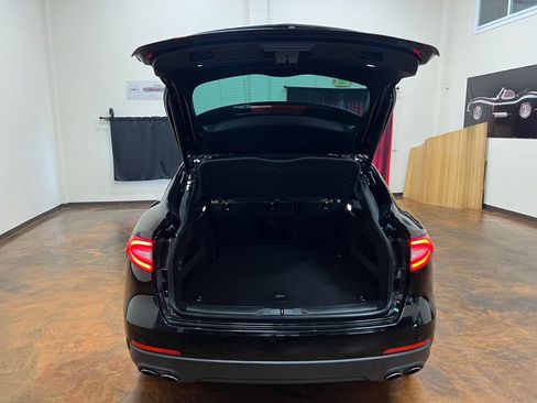 Used 2018 Maserati Levante AWD/4WD image 48