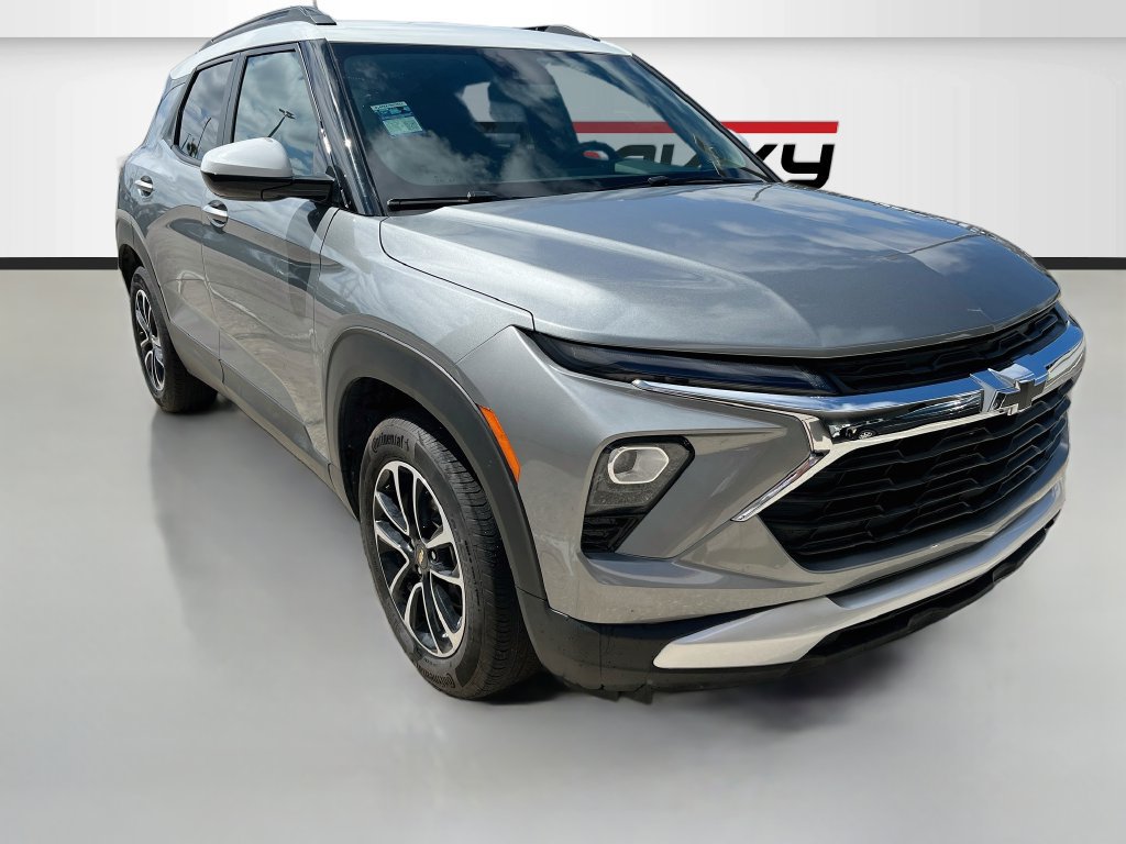 Used 2024 Chevrolet TrailBlazer ACTIV w/ Convenience Package FWD image 1