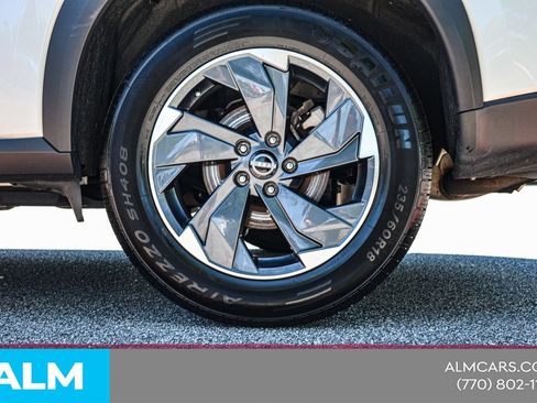 Used 2024 Nissan Rogue SV FWD image 16