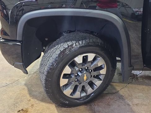 Used 2024 Chevrolet Silverado 2500 Custom w/ Custom Value Package AWD/4WD image 32