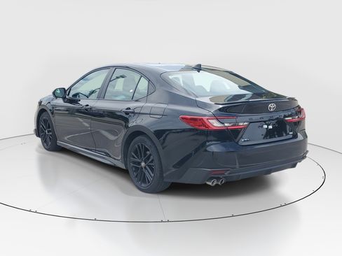 Certified 2025 Toyota Camry SE FWD image 5