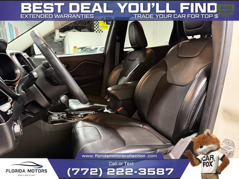 Used 2019 Jeep Cherokee Latitude Plus FWD image 10