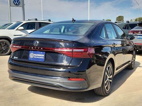 New 2026 Volkswagen Jetta SE FWD image 7