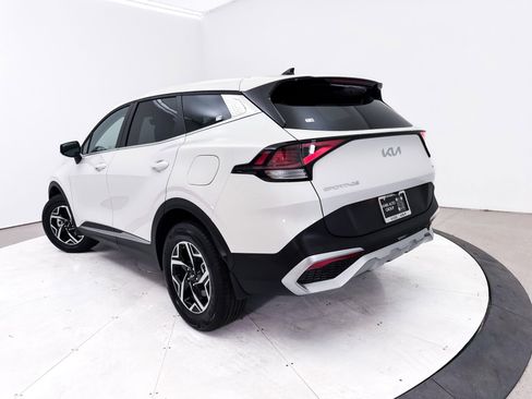 Used 2023 Kia Sportage LX AWD/4WD image 2