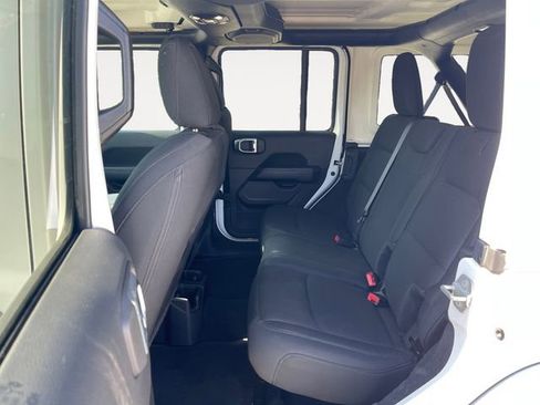 Used 2022 Jeep Wrangler Unlimited Sahara image 13