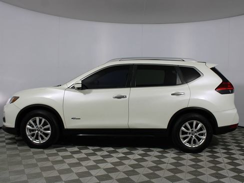 Used 2017 Nissan Rogue SV w/ HEV Premium Package FWD image 32
