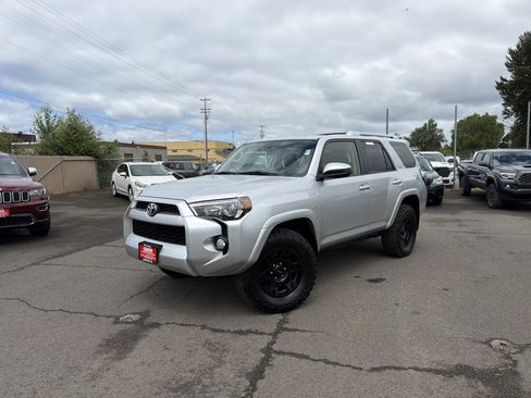 Used 2016 Toyota 4Runner SR5 AWD/4WD image 1
