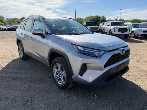 Used 2025 Toyota RAV4 LE AWD/4WD image 8
