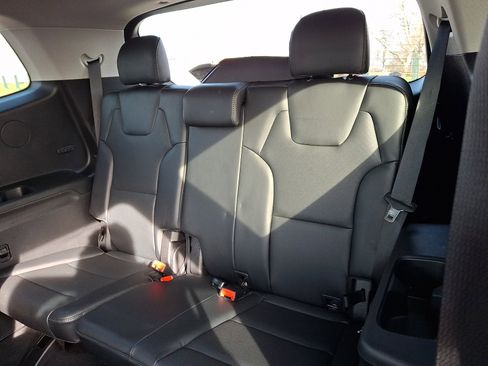 Used 2024 Kia Telluride LX image 10