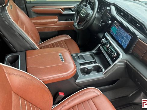 Used 2025 GMC Sierra 3500 Denali Ultimate AWD/4WD image 16