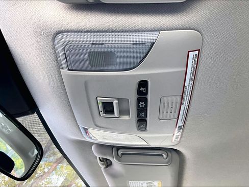 Used 2021 Toyota Corolla LE image 31