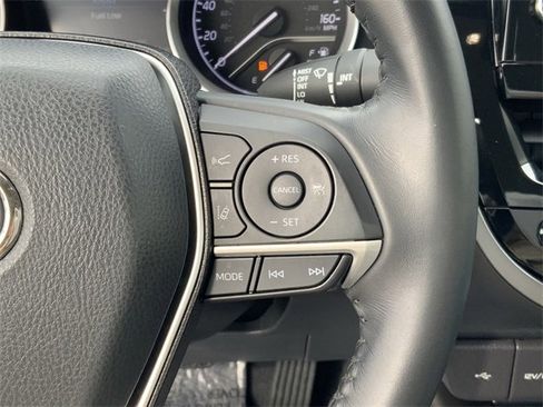 Used 2022 Toyota Camry XLE image 13