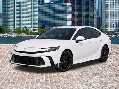 Used 2025 Toyota Camry SE w/ Multimedia Upgrade Package