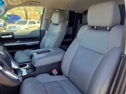 Used 2017 Toyota Tundra Limited w/ Limited Premium Package image 28