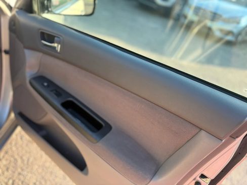 Used 2006 Toyota Camry XLE FWD image 26