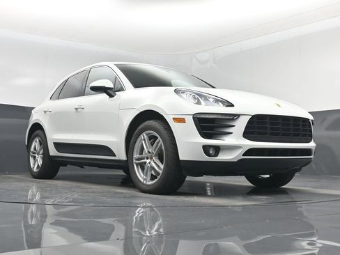 Used 2017 Porsche Macan S AWD/4WD image 32