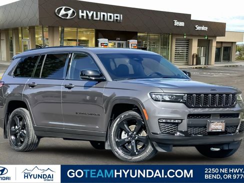 Used 2023 Jeep Grand Cherokee L Limited w/ Black Appearance Package image 1