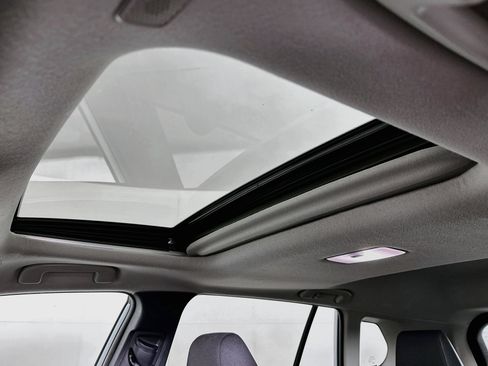 Used 2025 Toyota Corolla Cross LE w/ Moonroof Package FWD image 24