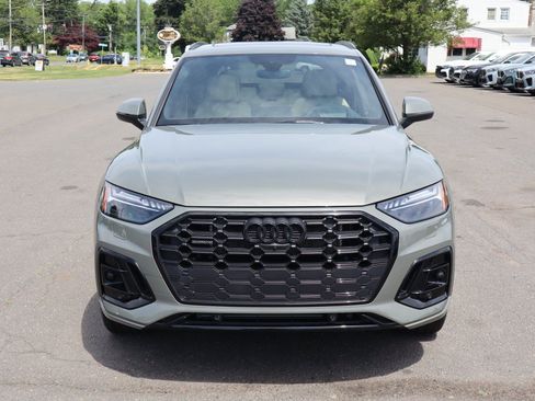 Used 2024 Audi Q5 e Prestige w/ Prestige Package AWD/4WD image 2