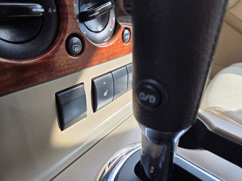 Used 2010 Ford Explorer Eddie Bauer RWD image 28